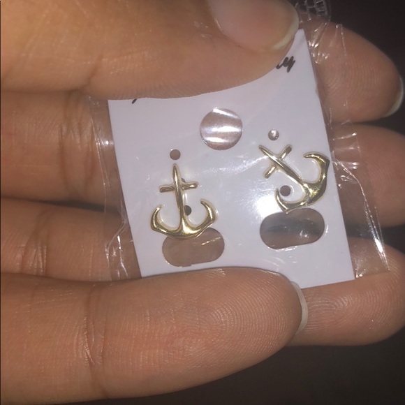 SALE! Anchor Gold Stud Earrings - Picture 2 of 2